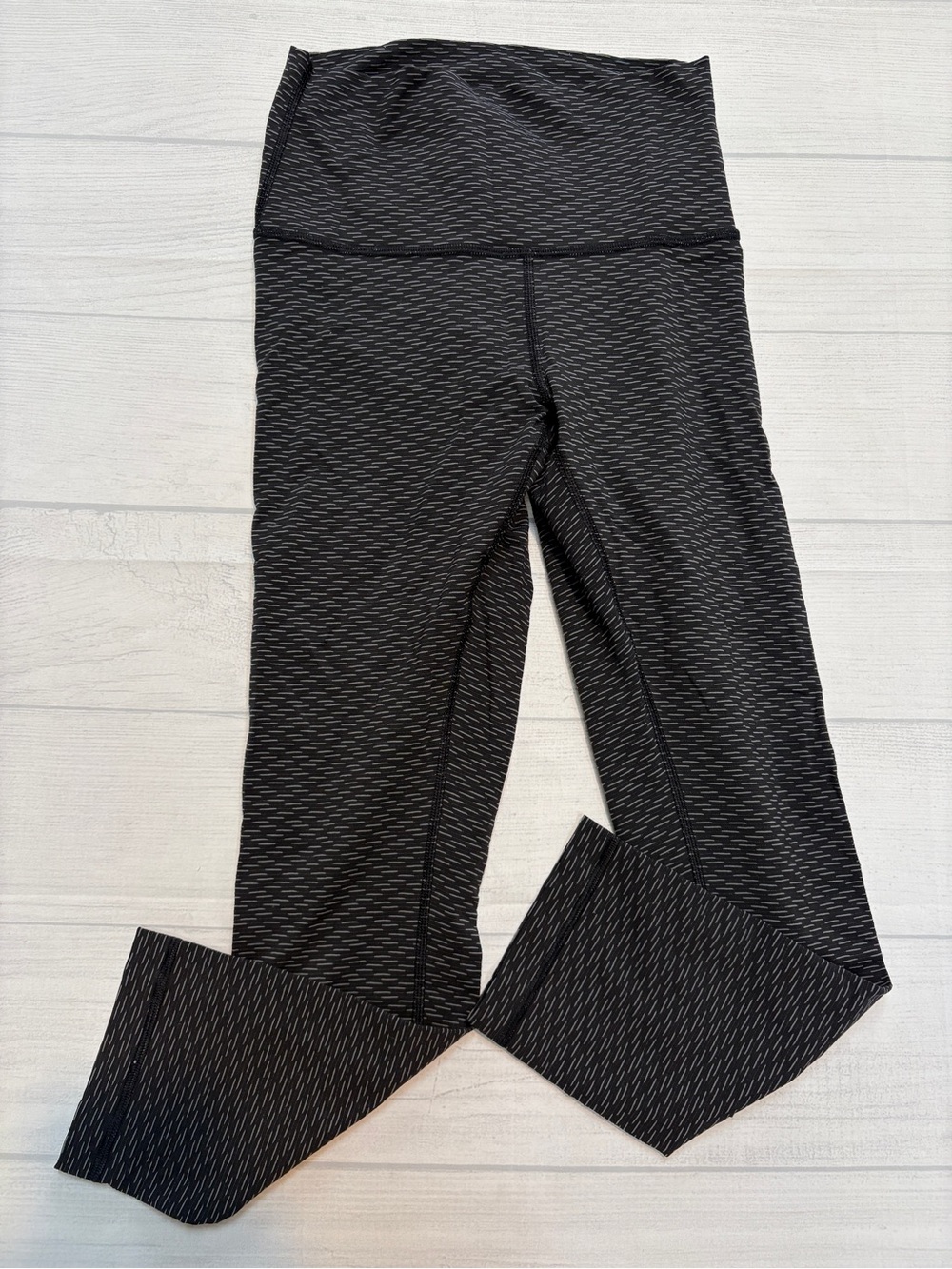 lululemon athletica Black Textured wunder under crop Leggings
